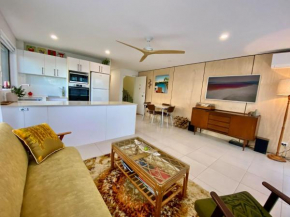 Lou's Tiki Pad, Surfers Paradise